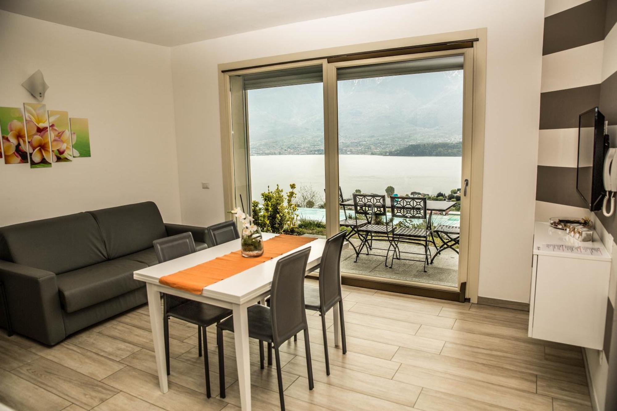 La Collinetta Apartments Vercana Luaran gambar